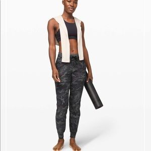 Lululemon Ready to Rulu Pant Incognito Camo Black-Size 2